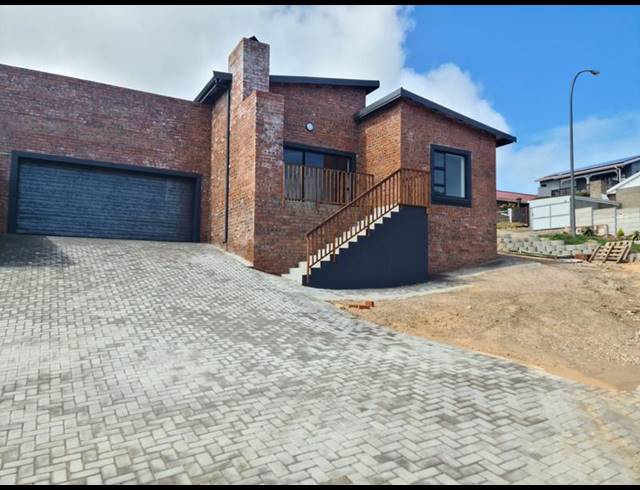 3 BEDROOM TOWNHOUSE FOR SALE IN DANA BAY